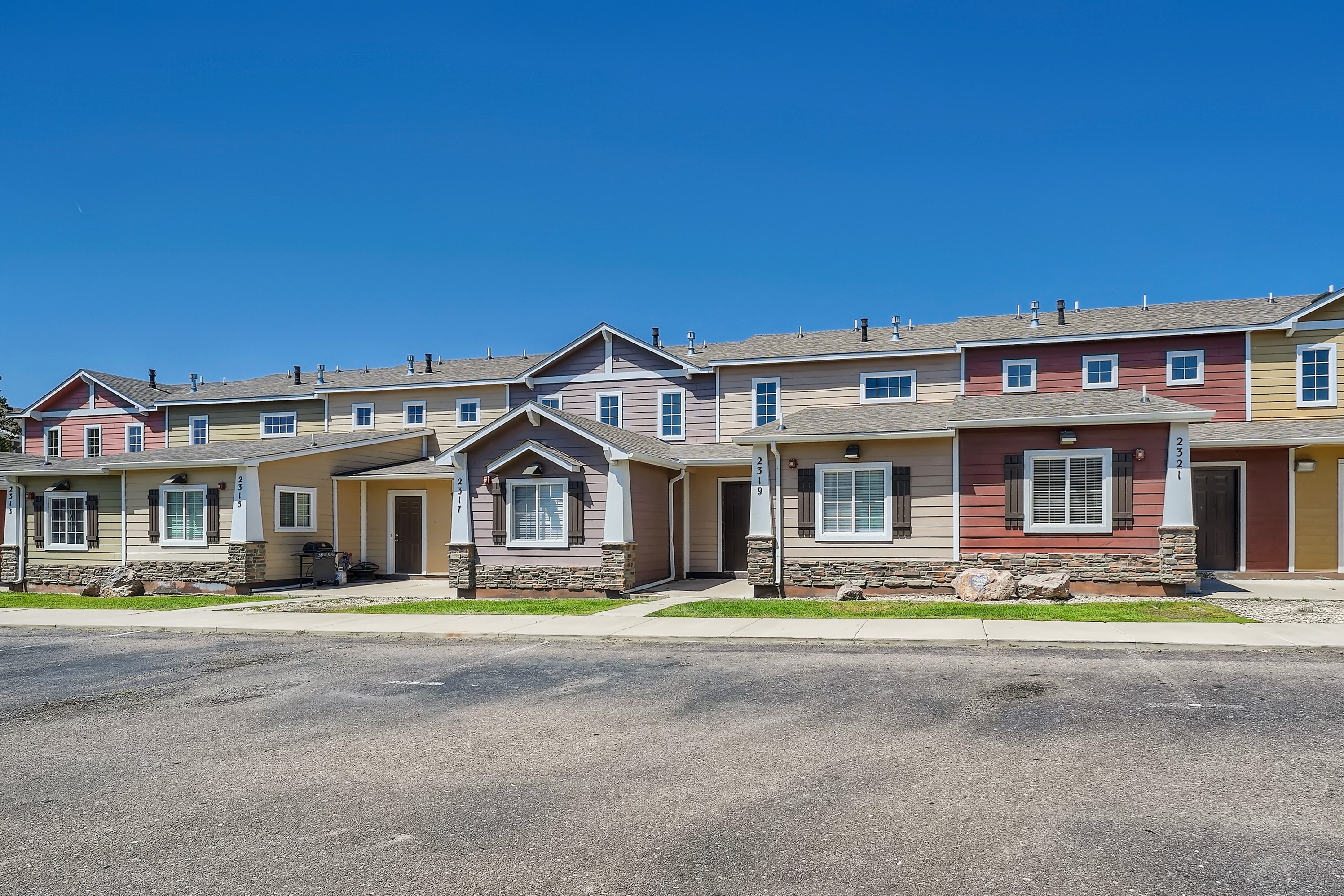 The Vistas At Villa Bella Apartments, 2195 Alamosa Drive, Pueblo, CO